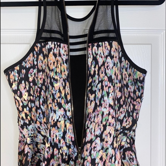 Bebe Top - Picture 4 of 9